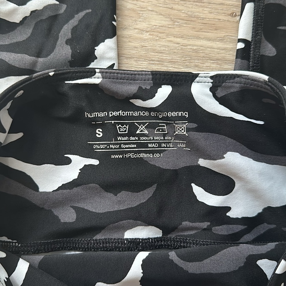 Human Performance Engineering Leggings Size Small… - image 2